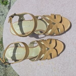 Patten leather Kenneth Cole high heel platforms